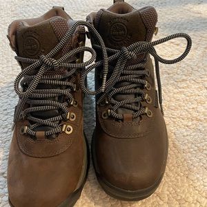 Women’s new without box Timberland hiking shoes 8.5